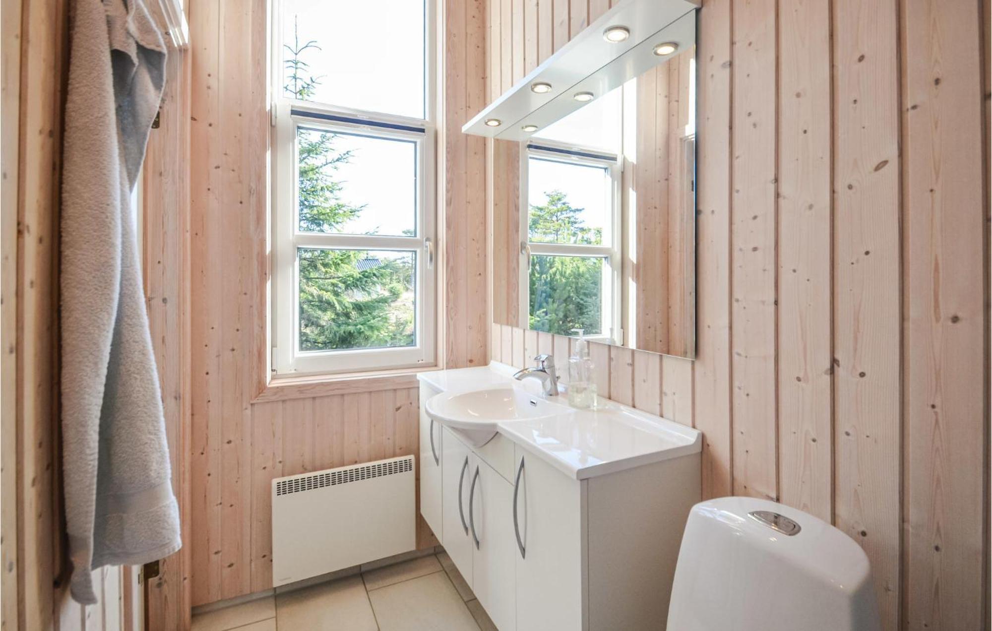 4 Bedroom Pet Friendly Home In 피에리트슬레브 외부 사진
